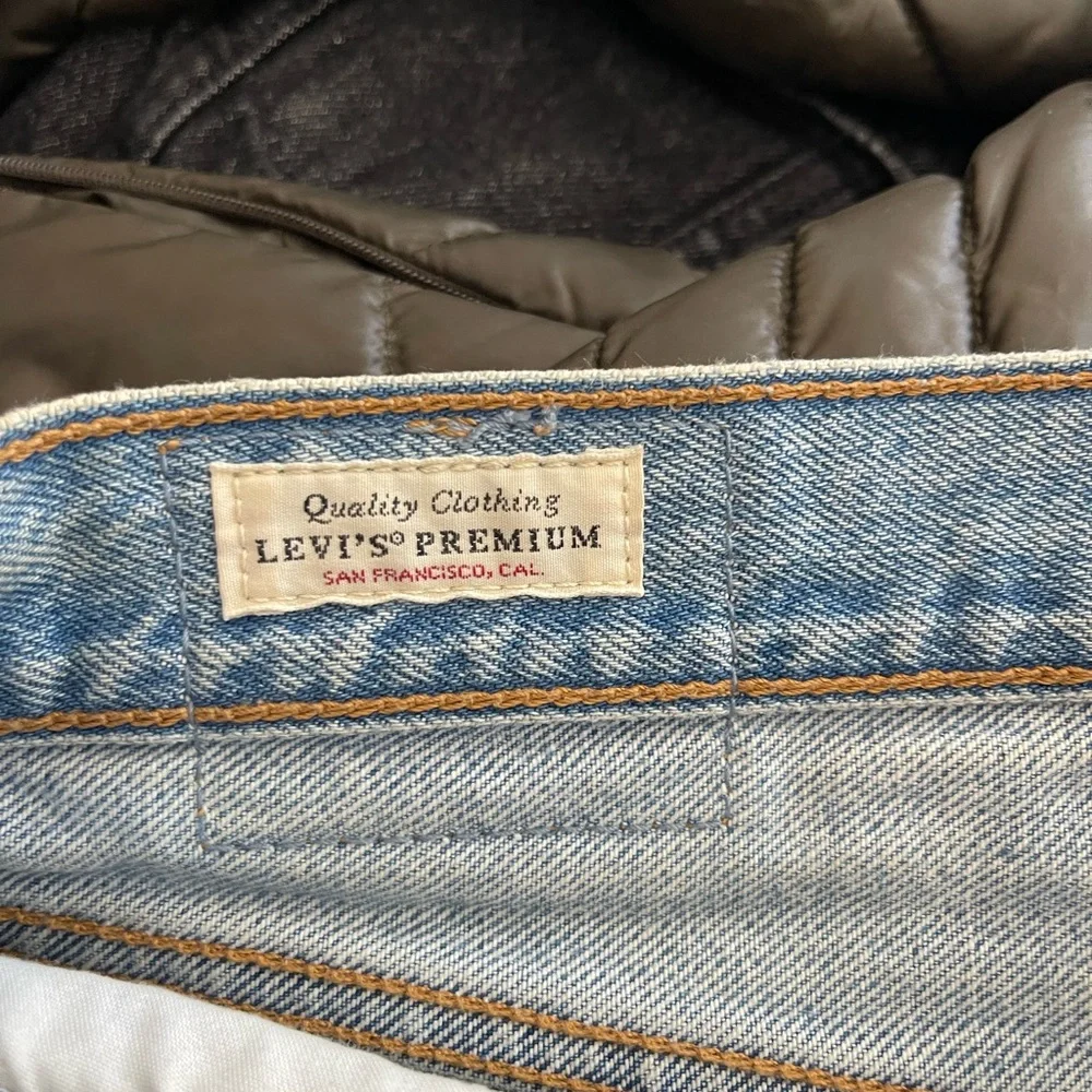 Levi’s Wedgie Straight Distressed High Rise Jeans in Light Blue Size 28 - Picture 12 of 15
